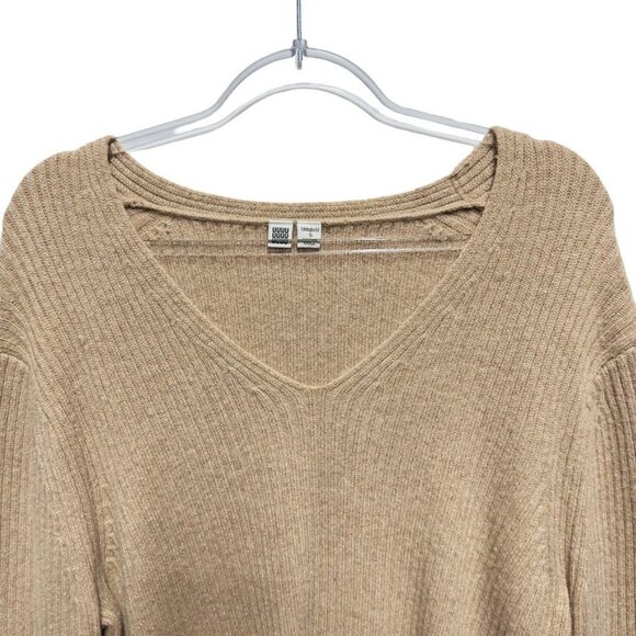 Uniqlo 52% Wool Thick Knit Oversized Slouchy Sweater - Picture 3 of 7
